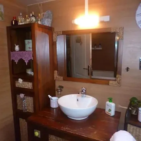 Holiday home House Boat Aja Vigneux-sur-Seine